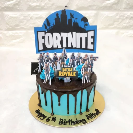 small fortnite cake idea  Boy birthday cake, 9th birthday cake, Fortnite